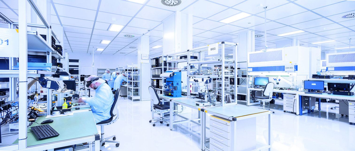 Jena-Optronik GmbH Innensansicht: Reinräume des Thüringer Raumfahrtunternehmens