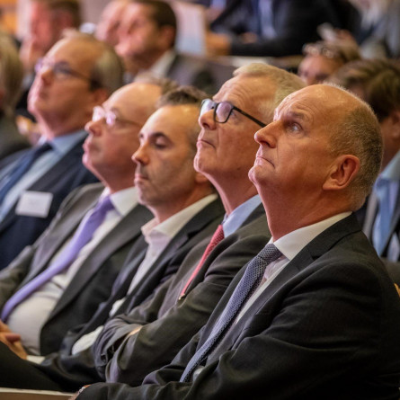 csm_14-Tag-Vorträge-32-klein_e4d39aabb9 14. Tag der Deutschen Luft- und Raumfahrtregionen: Innovationen für eine emissionsarme Luftfahrt (© Till Budde)